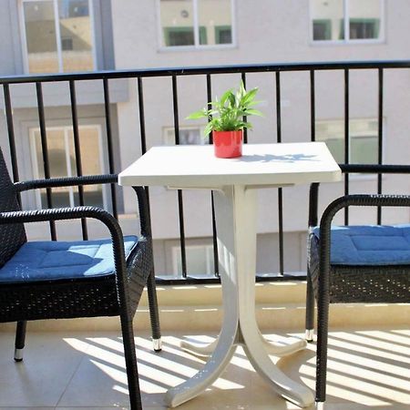 Sunny Modern Apartments Мелліха Екстер'єр фото