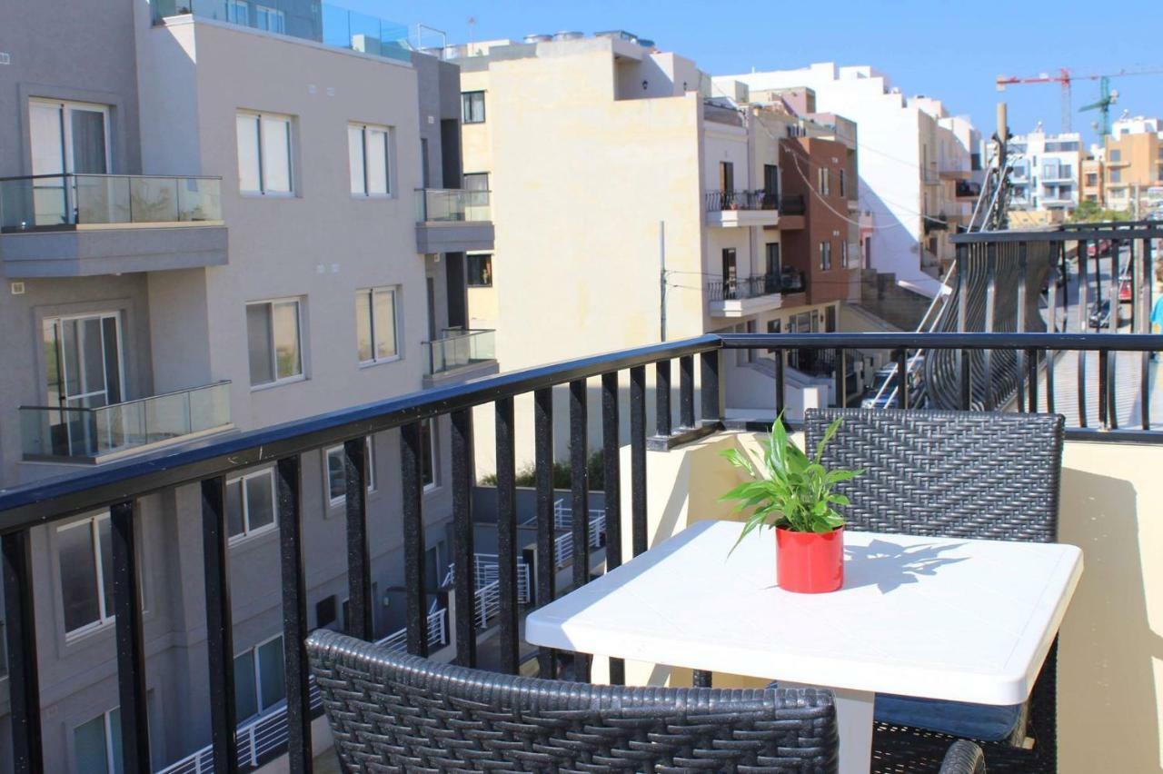 Sunny Modern Apartments Мелліха Екстер'єр фото