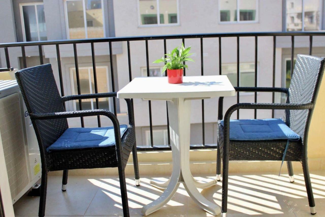 Sunny Modern Apartments Мелліха Екстер'єр фото