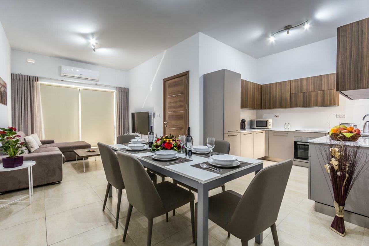 Sunny Modern Apartments Мелліха Екстер'єр фото