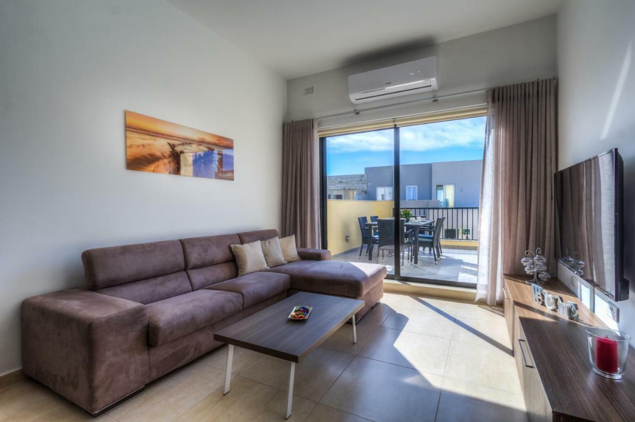 Sunny Modern Apartments Мелліха Екстер'єр фото