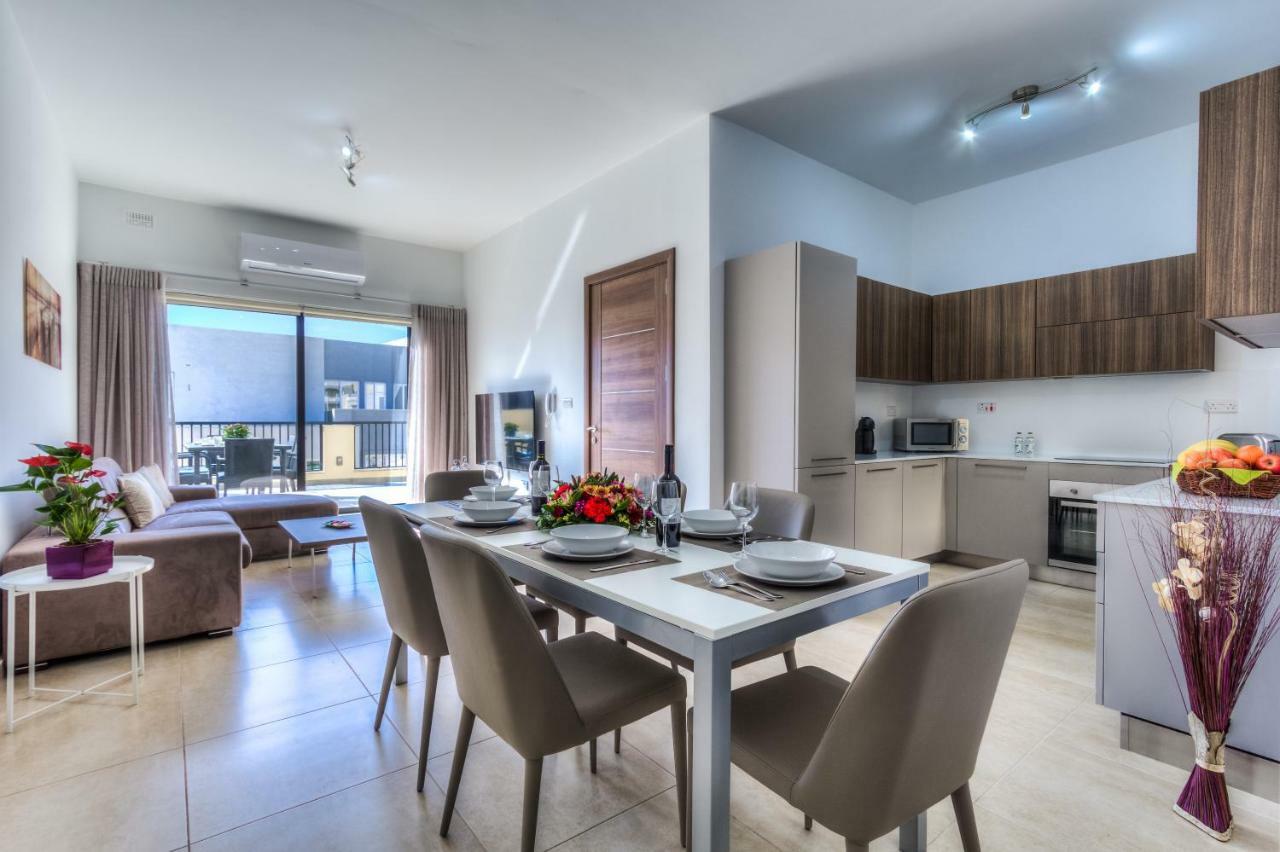 Sunny Modern Apartments Мелліха Екстер'єр фото
