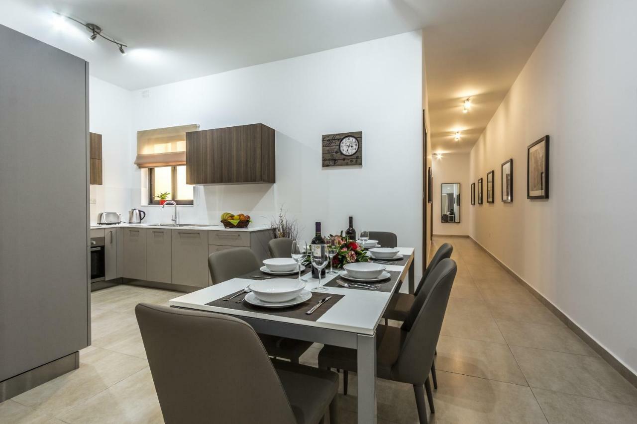 Sunny Modern Apartments Мелліха Екстер'єр фото