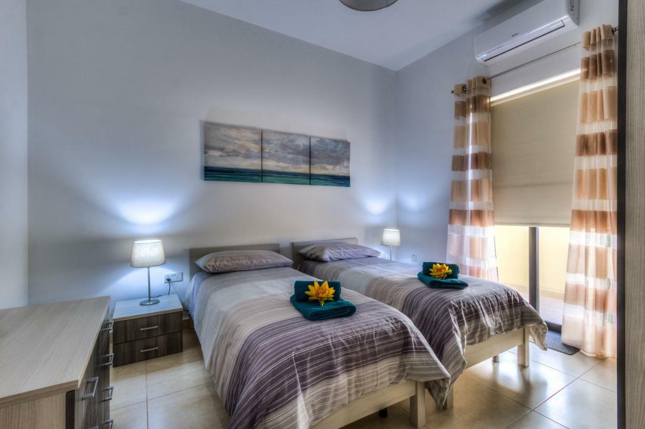 Sunny Modern Apartments Мелліха Екстер'єр фото